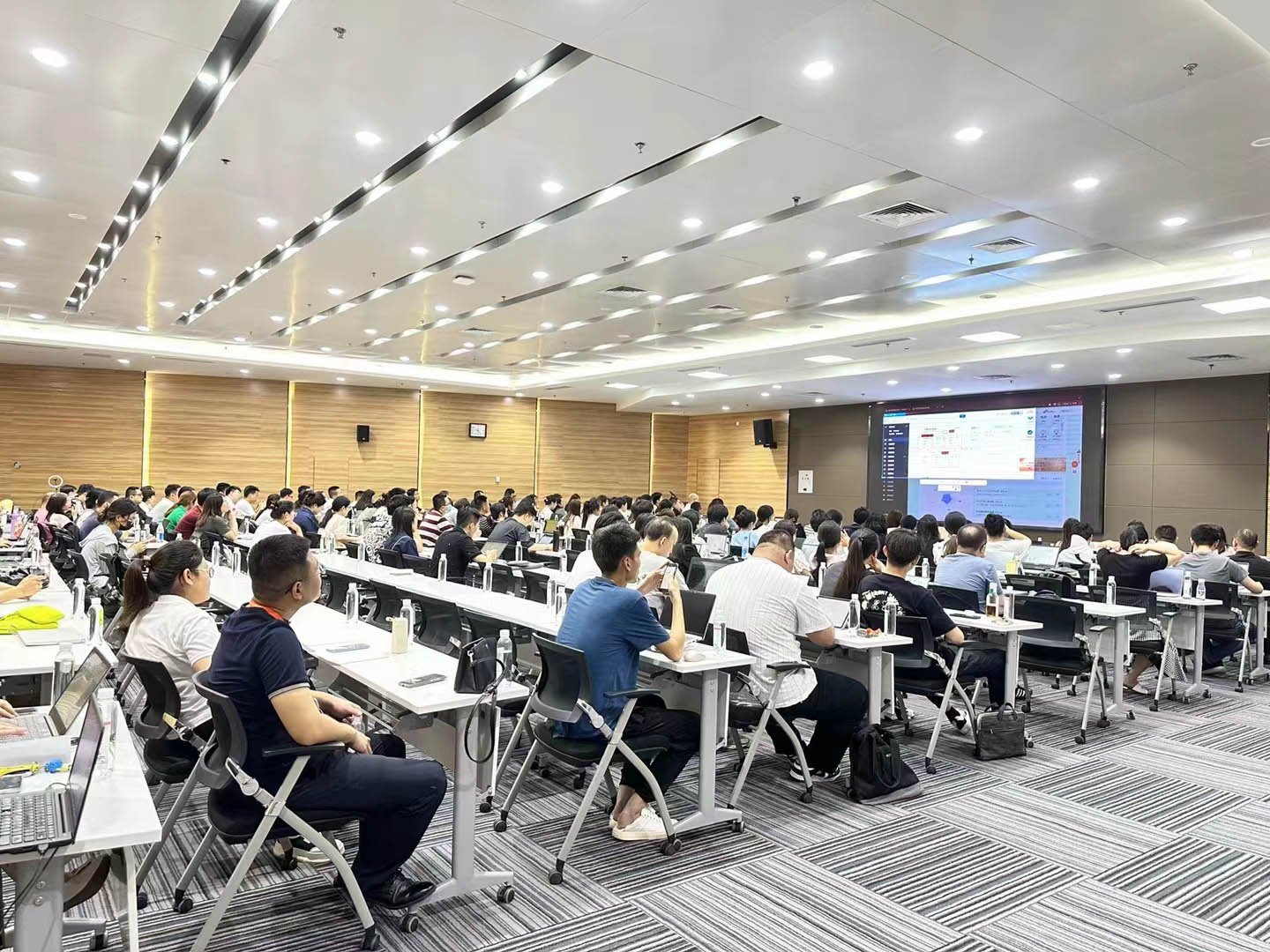 国产成人精品一区二区三区